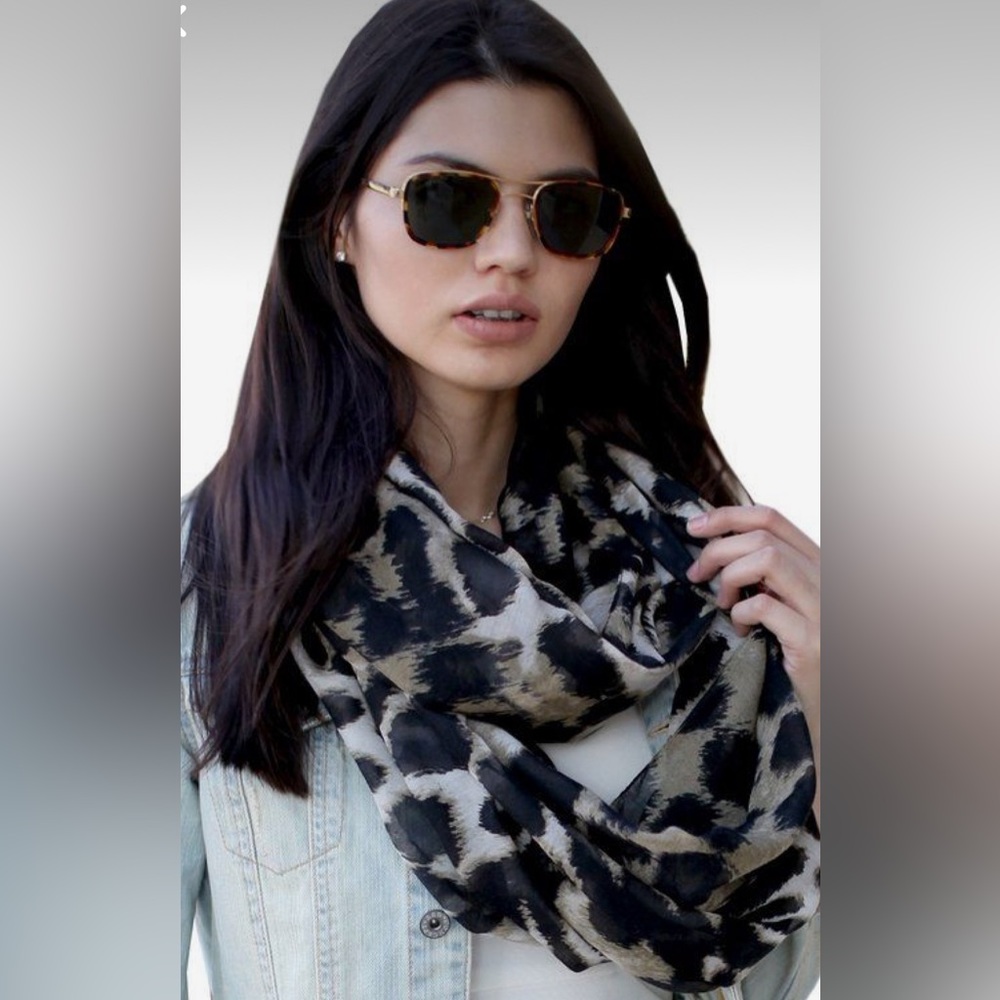 Leopard/cheetah animal print Infiniti scarf - Picture 1 of 5